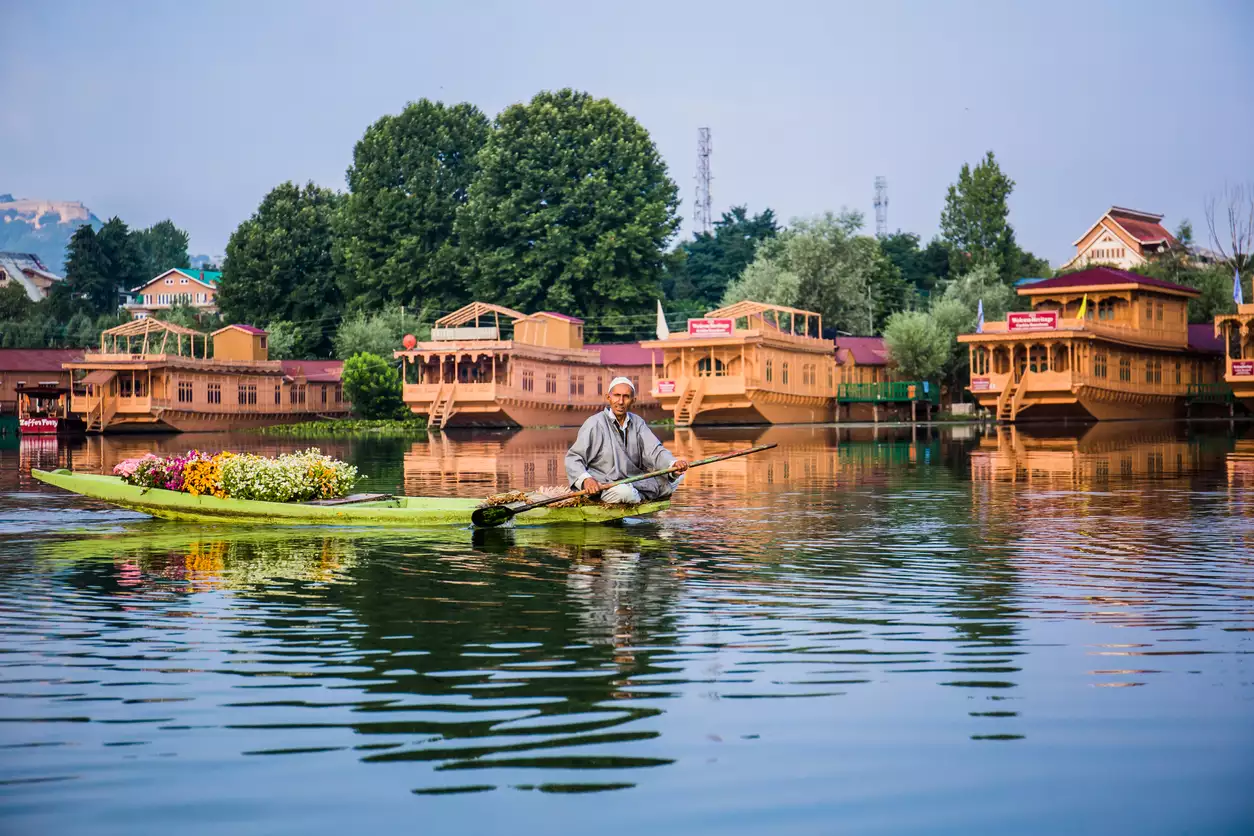 houseboat